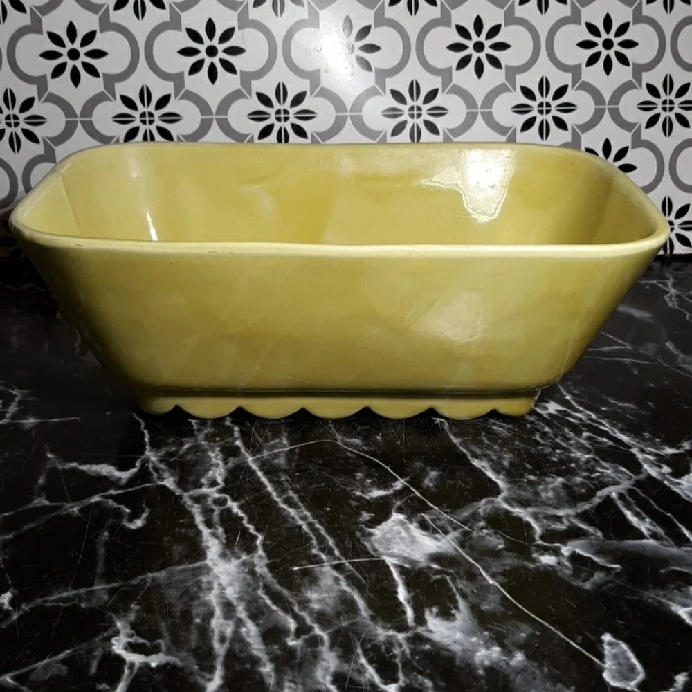Shawnee 1950s pottery planter